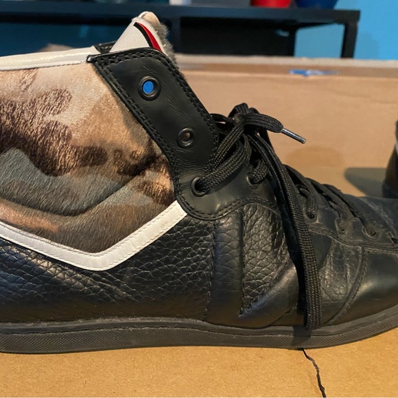 Louis Vuitton Men’s classics - Picture 2 of 5